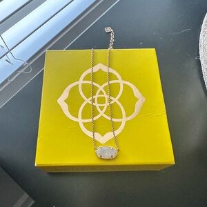 Kendra Scott Rose Gold necklace